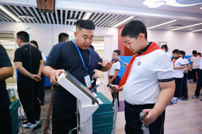 强少年体魄 筑校园健康(进校园活动)改1077 强少年体魄 筑校园健康(进校园活动)改1077