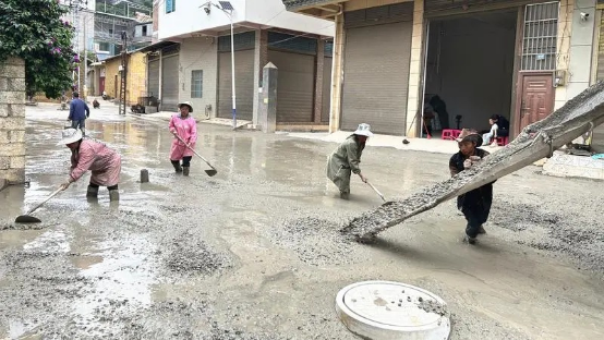 50万彩票公益金把“烦心路”修成家门口的“顺心路”